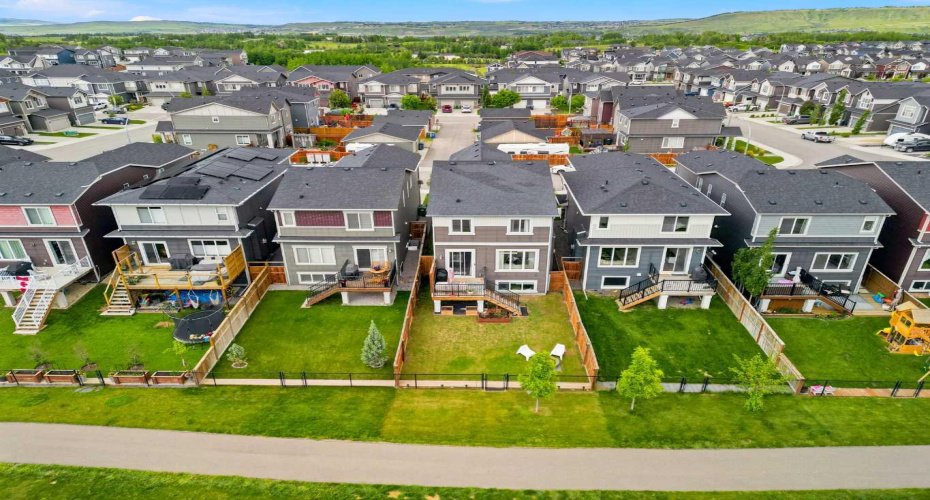 91 Emberside Garden, Cochrane, Alberta T4C 2L9, 5 Bedrooms Bedrooms, ,4 BathroomsBathrooms,Residential,For Sale,Emberside,A2323681