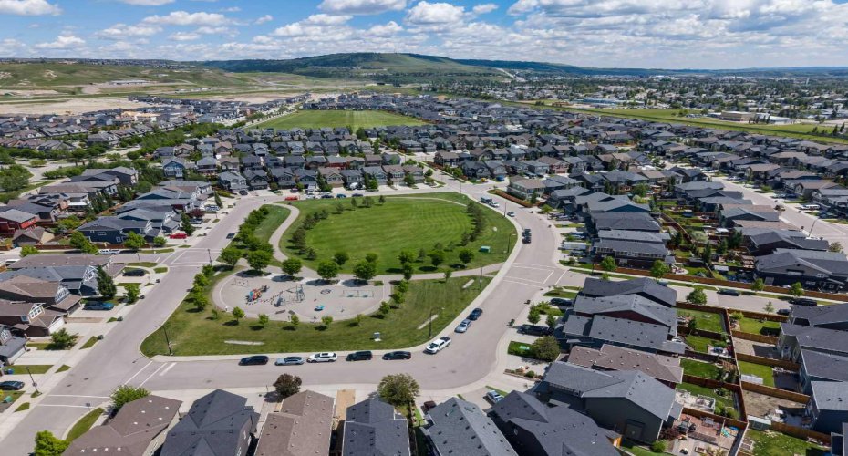 120 Paint Horse Drive, Cochrane, Alberta T4C 0X1, 3 Bedrooms Bedrooms, ,3 BathroomsBathrooms,Residential,For Sale,Paint Horse,A2323738