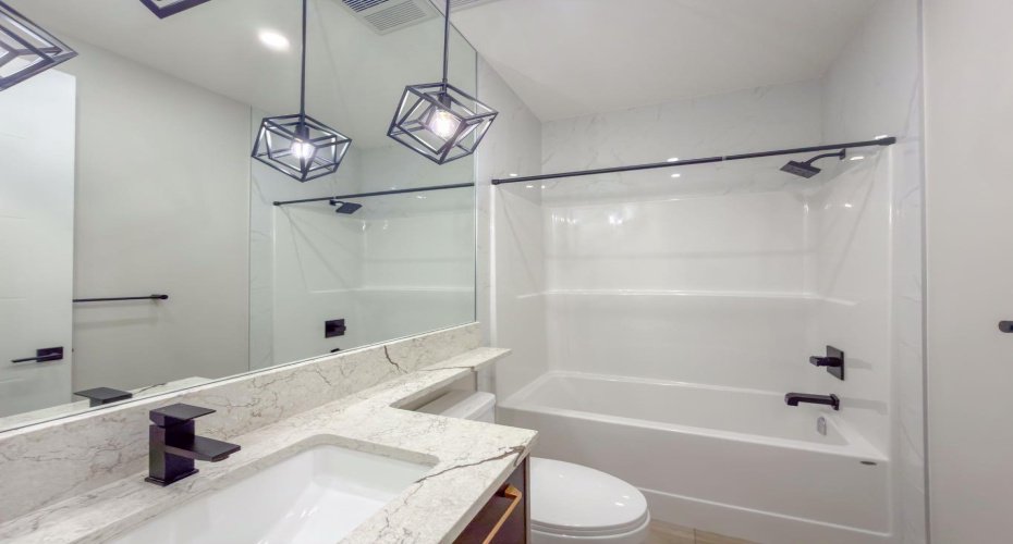 Main Full Bath