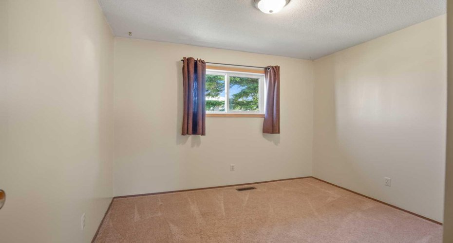 4833 49 Street, Olds, Alberta T4H 1E3, 4 Bedrooms Bedrooms, ,2 BathroomsBathrooms,Residential,For Sale,49,A2323798