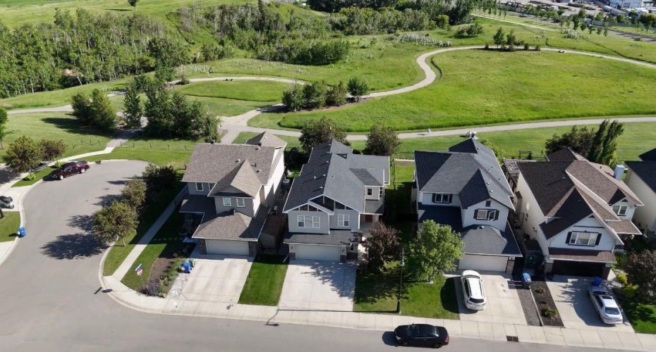 135 Drake Landing View, Okotoks, Alberta T1S 0A1, 4 Bedrooms Bedrooms, ,3 BathroomsBathrooms,Residential,For Sale,Drake Landing,A2323799