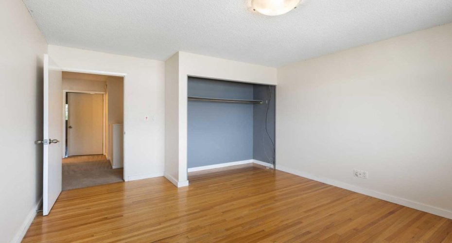 1305 Glenmore Trail, Calgary, Alberta T2V 4Y8, 2 Bedrooms Bedrooms, ,2 BathroomsBathrooms,Residential,For Sale,Glenmore,A2323811
