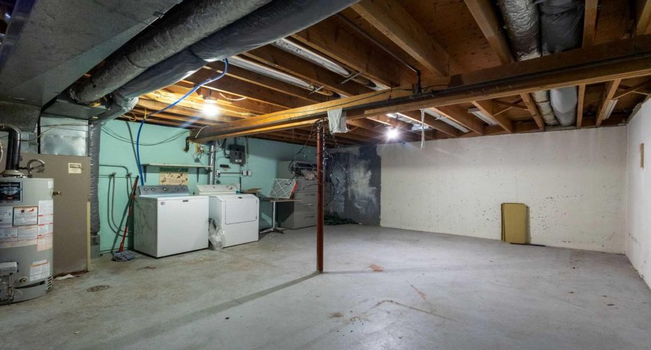 1305 Glenmore Trail, Calgary, Alberta T2V 4Y8, 2 Bedrooms Bedrooms, ,2 BathroomsBathrooms,Residential,For Sale,Glenmore,A2323811