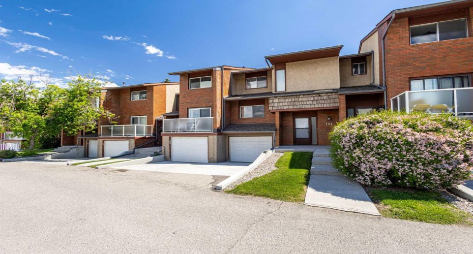 1305 Glenmore Trail, Calgary, Alberta T2V 4Y8, 2 Bedrooms Bedrooms, ,2 BathroomsBathrooms,Residential,For Sale,Glenmore,A2323811