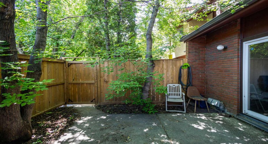 1305 Glenmore Trail, Calgary, Alberta T2V 4Y8, 2 Bedrooms Bedrooms, ,2 BathroomsBathrooms,Residential,For Sale,Glenmore,A2323811