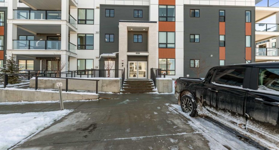 15 Sage Meadows Landing, Calgary, Alberta T3P 1E5, 2 Bedrooms Bedrooms, ,2 BathroomsBathrooms,Residential,For Sale,Sage Meadows,A2323813