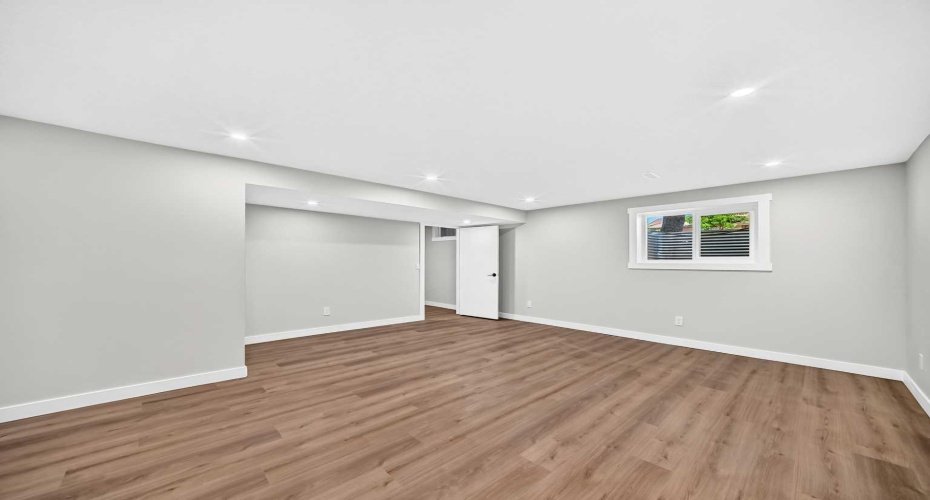 704 Malvern Drive, Calgary, Alberta T2A 6B7, 5 Bedrooms Bedrooms, ,3 BathroomsBathrooms,Residential,For Sale,Malvern,A2323830
