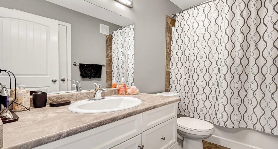 9409 88A Street, Grande Prairie, Alberta T8X 0H2, 3 Bedrooms Bedrooms, ,3 BathroomsBathrooms,Residential,For Sale,88A,A2323835