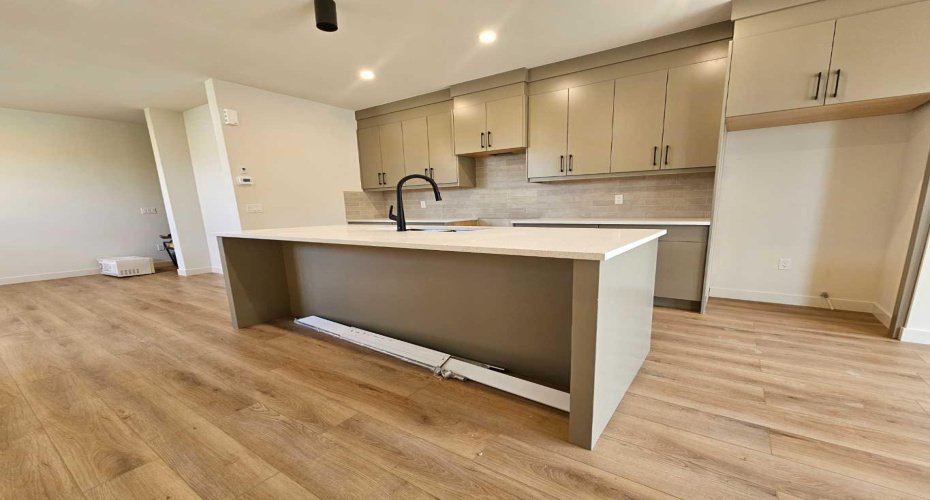 3203 14 Avenue, Calgary, Alberta t3c0w7, 3 Bedrooms Bedrooms, ,Rental,14,A2323841
