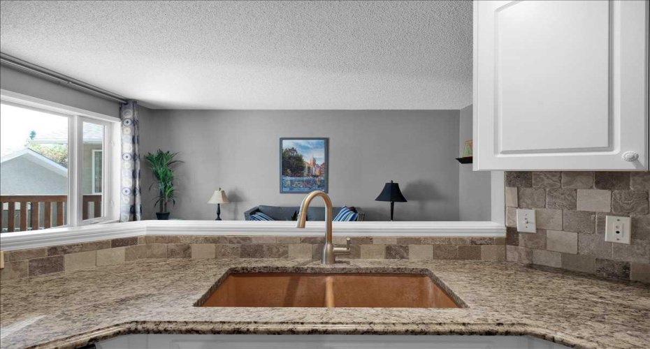252 Woodhaven Drive, Okotoks, Alberta T1S 1S8, 3 Bedrooms Bedrooms, ,3 BathroomsBathrooms,Residential,For Sale,Woodhaven,A2323909