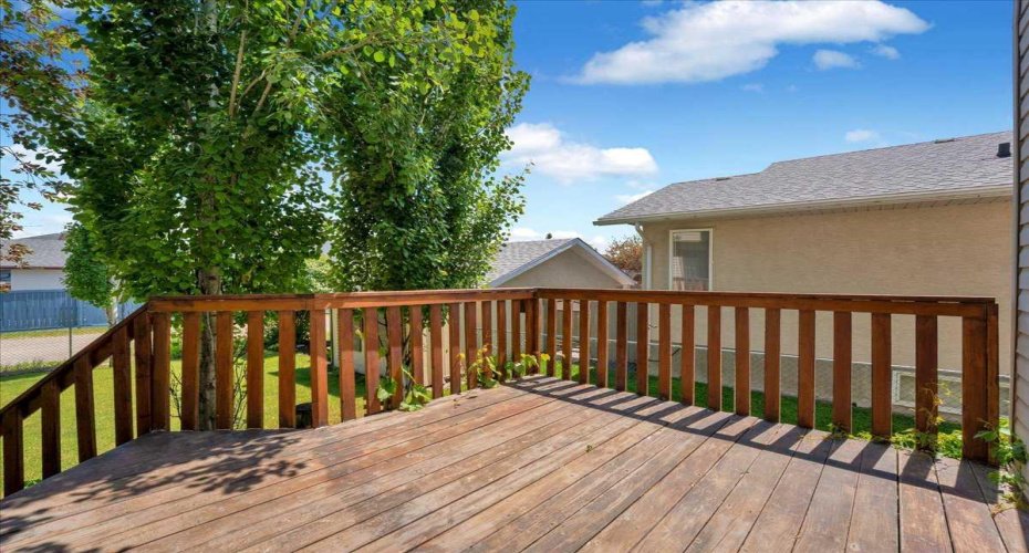 252 Woodhaven Drive, Okotoks, Alberta T1S 1S8, 3 Bedrooms Bedrooms, ,3 BathroomsBathrooms,Residential,For Sale,Woodhaven,A2323909