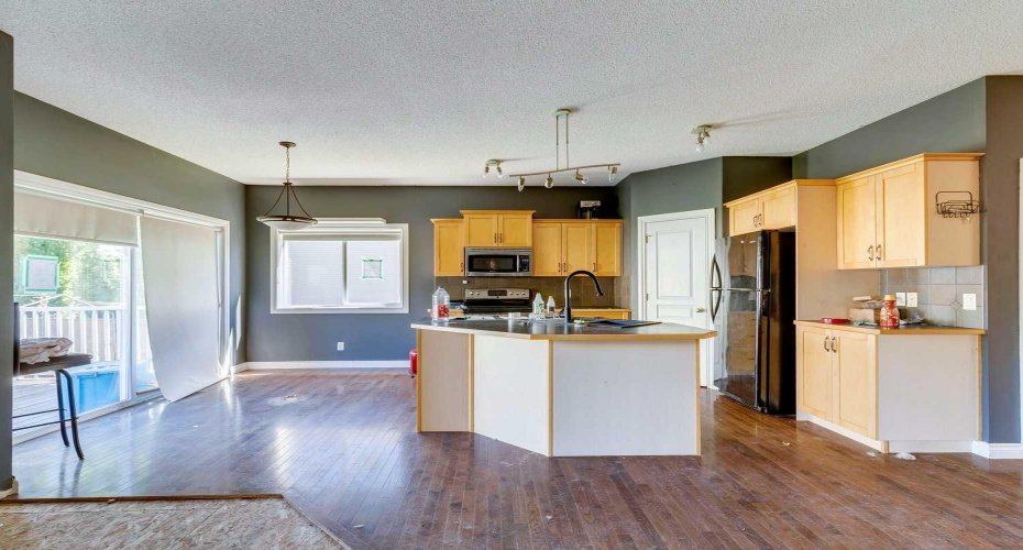 56 Crystal Shores Place, Okotoks, Alberta T1S 2G3, 3 Bedrooms Bedrooms, ,3 BathroomsBathrooms,Residential,For Sale,Crystal Shores,A2306869