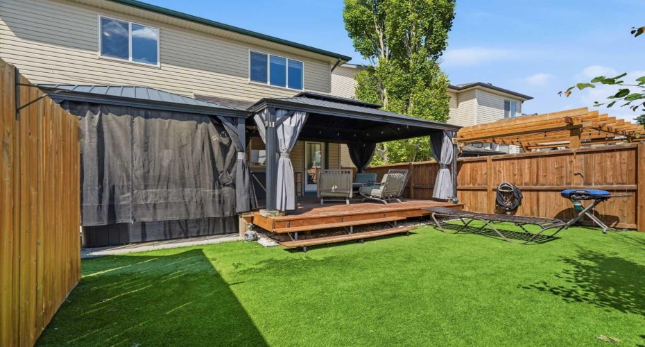 379 Cimarron Boulevard, Okotoks, Alberta T1S 2L8, 4 Bedrooms Bedrooms, ,4 BathroomsBathrooms,Residential,For Sale,Cimarron,A2322714