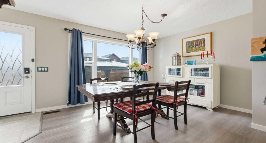 225 Fireside Drive, Cochrane, Alberta T4C 2L4, 3 Bedrooms Bedrooms, ,3 BathroomsBathrooms,Residential,For Sale,Fireside,A2323609