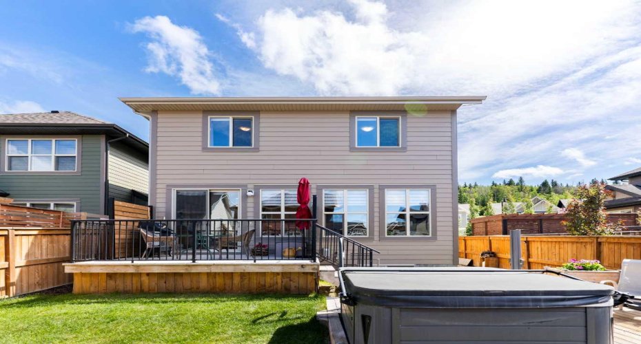 264 Riviera Way, Cochrane, Alberta T4C0Z2, 3 Bedrooms Bedrooms, ,4 BathroomsBathrooms,Residential,For Sale,Riviera,A2323729