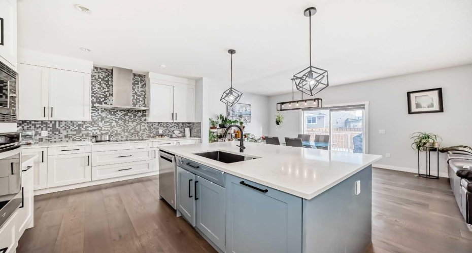 2 Chelsea Bay, Chestermere, Alberta T1x 1Z3, 4 Bedrooms Bedrooms, ,4 BathroomsBathrooms,Residential,For Sale,Chelsea,A2324111