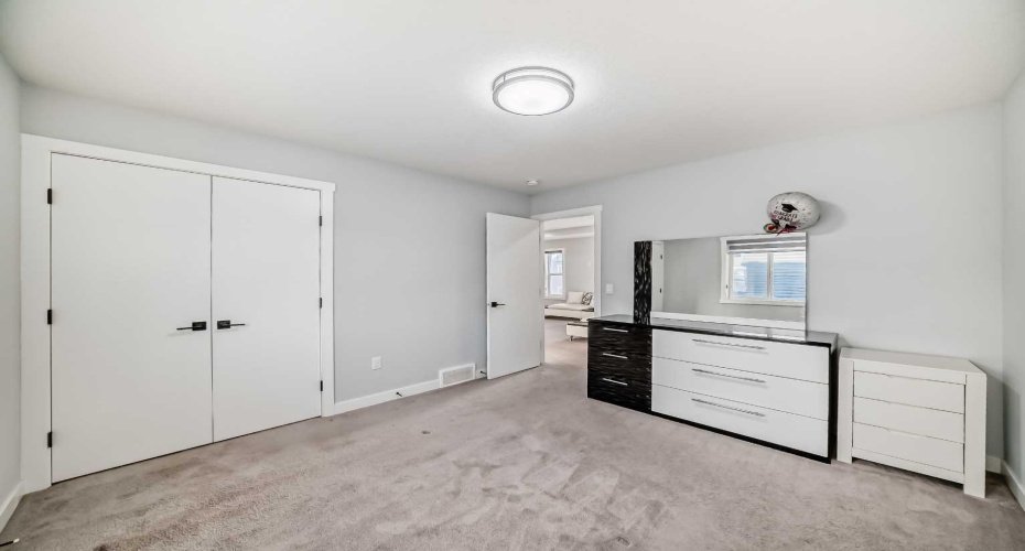 2 Chelsea Bay, Chestermere, Alberta T1x 1Z3, 4 Bedrooms Bedrooms, ,4 BathroomsBathrooms,Residential,For Sale,Chelsea,A2324111