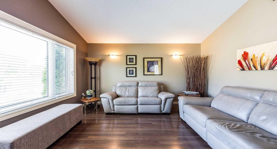 604 Vista Drive, Medicine Hat, Alberta T1B 0N1, 3 Bedrooms Bedrooms, ,3 BathroomsBathrooms,Residential,For Sale,Vista,A2324284