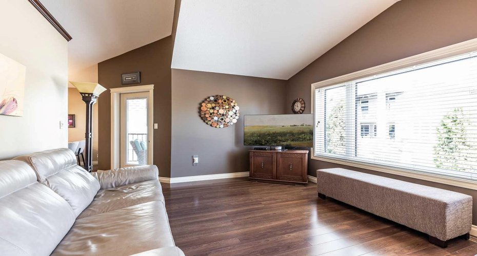 604 Vista Drive, Medicine Hat, Alberta T1B 0N1, 3 Bedrooms Bedrooms, ,3 BathroomsBathrooms,Residential,For Sale,Vista,A2324284