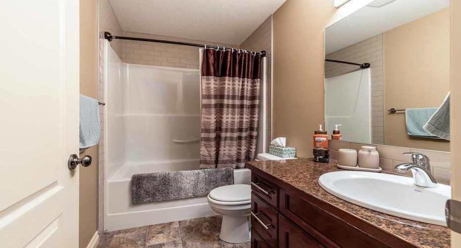 604 Vista Drive, Medicine Hat, Alberta T1B 0N1, 3 Bedrooms Bedrooms, ,3 BathroomsBathrooms,Residential,For Sale,Vista,A2324284
