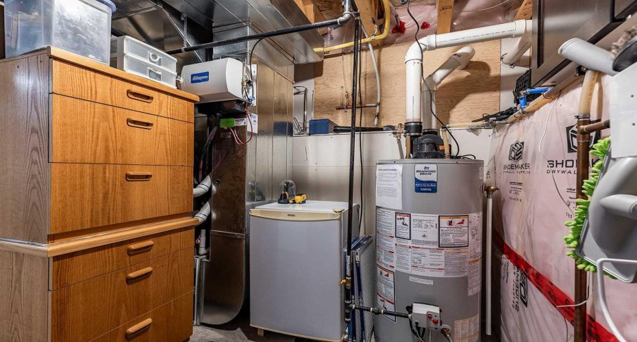 604 Vista Drive, Medicine Hat, Alberta T1B 0N1, 3 Bedrooms Bedrooms, ,3 BathroomsBathrooms,Residential,For Sale,Vista,A2324284