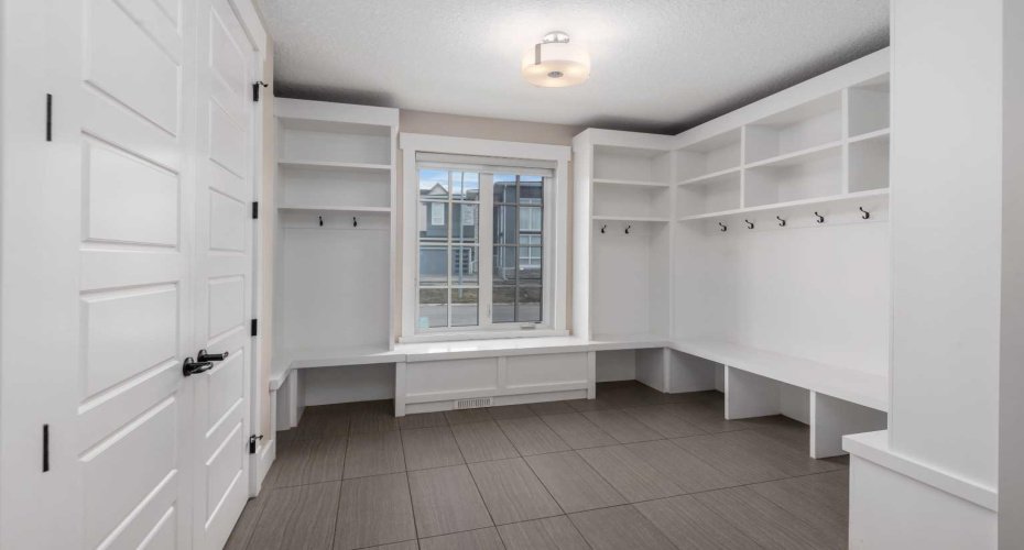 Family Gathering Place! Mudroom!