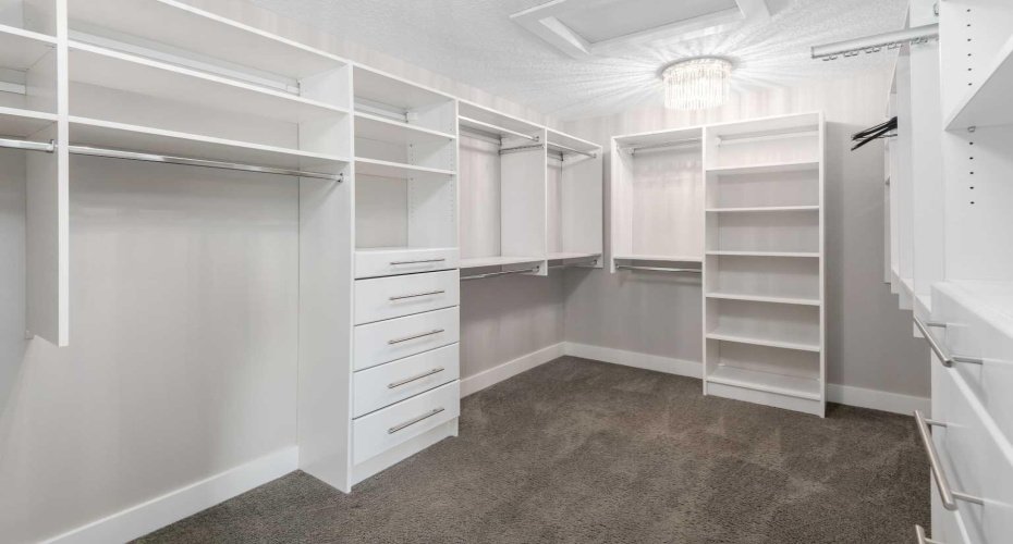 Large Walk In Ensuite Closet