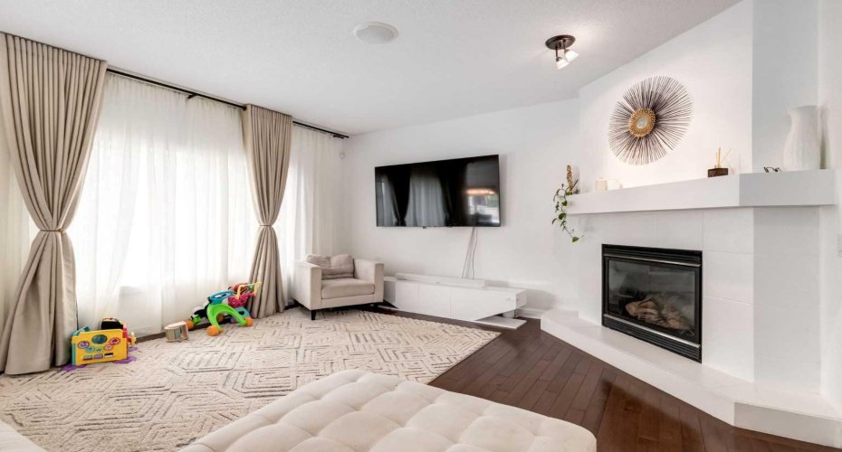 133 Copperleaf Bay, Calgary, Alberta T2Z 0J2, 3 Bedrooms Bedrooms, ,3 BathroomsBathrooms,Residential,For Sale,Copperleaf,A2324296