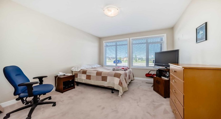 1005A Westmount Drive, Strathmore, Alberta T1P 0C3, 2 Bedrooms Bedrooms, ,2 BathroomsBathrooms,Residential,For Sale,Westmount,A2324313