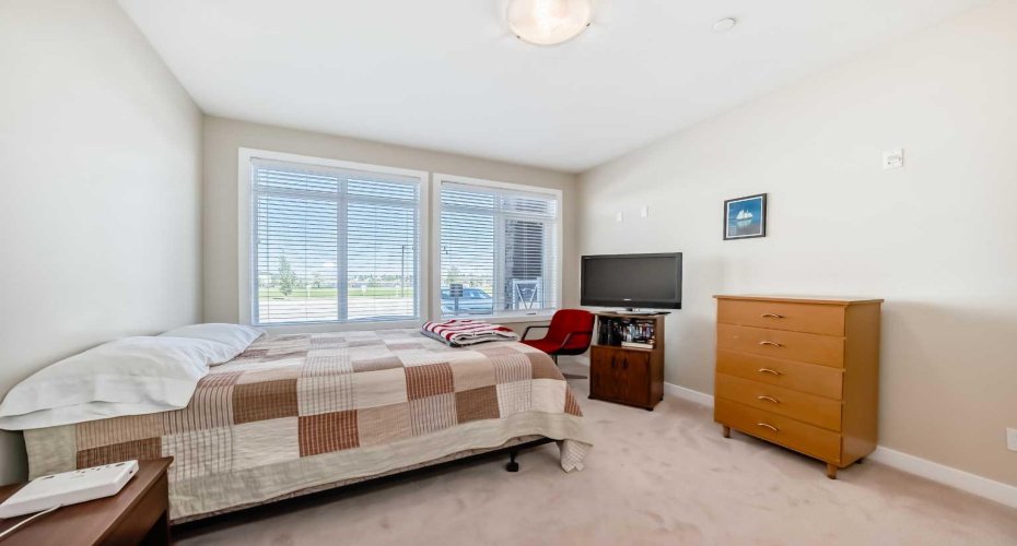 1005A Westmount Drive, Strathmore, Alberta T1P 0C3, 2 Bedrooms Bedrooms, ,2 BathroomsBathrooms,Residential,For Sale,Westmount,A2324313