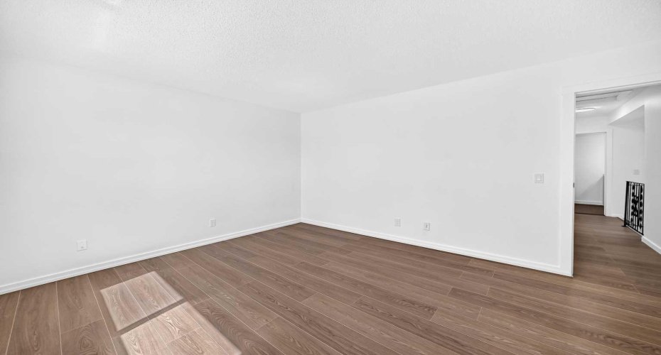 829 Coach Bluff Crescent, Calgary, Alberta T3H 1B1, 2 Bedrooms Bedrooms, ,2 BathroomsBathrooms,Residential,For Sale,Coach Bluff,A2324319