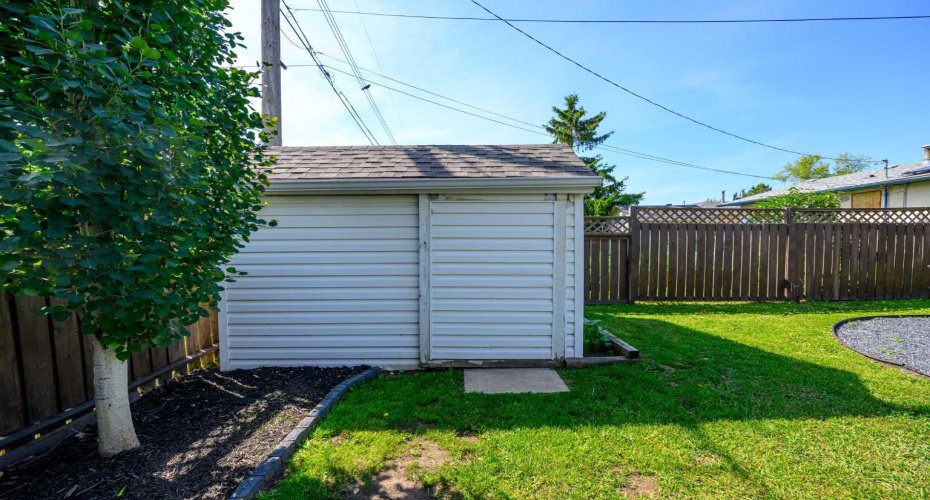 11219 92B Street, Grande Prairie, Alberta T8V3G8, 5 Bedrooms Bedrooms, ,3 BathroomsBathrooms,Residential,For Sale,92B,A2324321