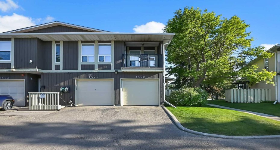 544 Blackthorn Road, Calgary, Alberta T2K 5J5, 3 Bedrooms Bedrooms, ,1 BathroomBathrooms,Residential,For Sale,Blackthorn,A2324326