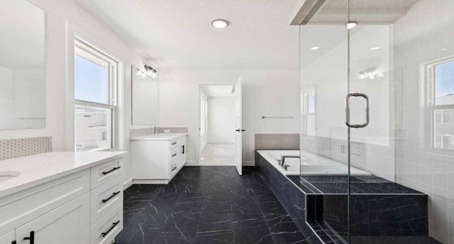 246 Dawson Wharf Rise, Chestermere, Alberta T1X2W2, 4 Bedrooms Bedrooms, ,3 BathroomsBathrooms,Residential,For Sale,Dawson Wharf,A2324466