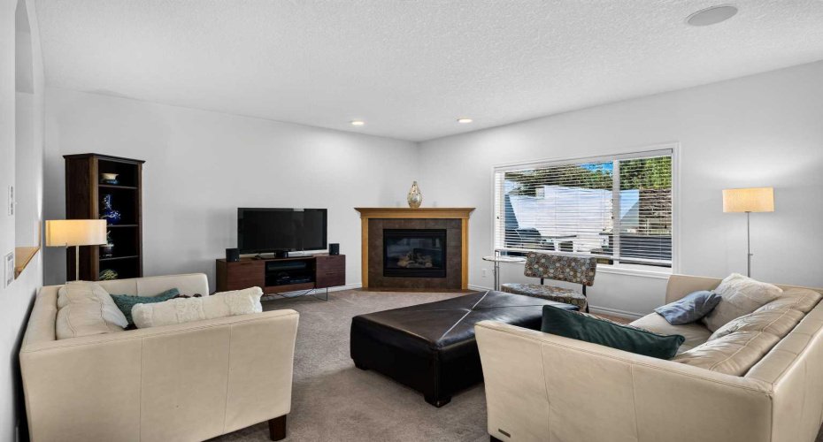 444 Rainbow Falls Way, Chestermere, Alberta T1X 1S6, 3 Bedrooms Bedrooms, ,4 BathroomsBathrooms,Residential,For Sale,Rainbow Falls,A2323843