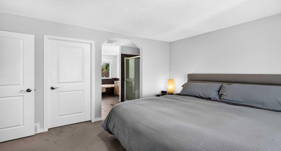 444 Rainbow Falls Way, Chestermere, Alberta T1X 1S6, 3 Bedrooms Bedrooms, ,4 BathroomsBathrooms,Residential,For Sale,Rainbow Falls,A2323843