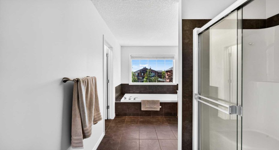 444 Rainbow Falls Way, Chestermere, Alberta T1X 1S6, 3 Bedrooms Bedrooms, ,4 BathroomsBathrooms,Residential,For Sale,Rainbow Falls,A2323843