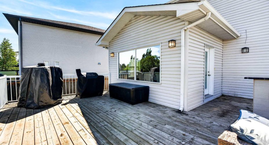 444 Rainbow Falls Way, Chestermere, Alberta T1X 1S6, 3 Bedrooms Bedrooms, ,4 BathroomsBathrooms,Residential,For Sale,Rainbow Falls,A2323843