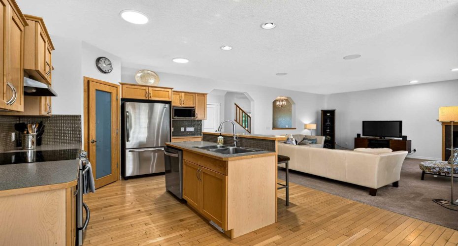 444 Rainbow Falls Way, Chestermere, Alberta T1X 1S6, 3 Bedrooms Bedrooms, ,4 BathroomsBathrooms,Residential,For Sale,Rainbow Falls,A2323843
