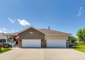 101 Sandstone Court, Okotoks, Alberta T1S 1R2, 2 Bedrooms Bedrooms, ,3 BathroomsBathrooms,Residential,For Sale,Sandstone,A2321598 101 Sandstone Court, Okotoks, Alberta T1S 1R2, 2 Bedrooms Bedrooms, ,3 BathroomsBathrooms,Residential,For Sale,Sandstone,A2321598
