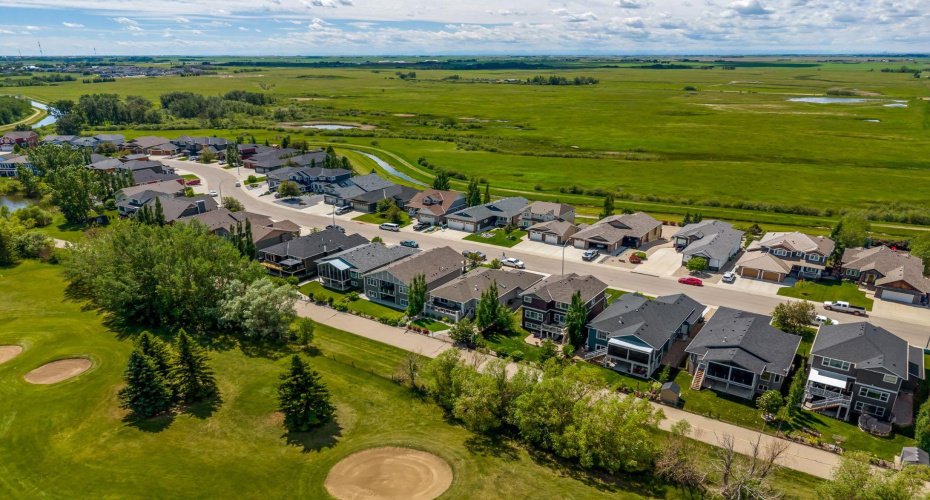 1213 Hillcrest Manor Estates, Strathmore, Alberta T1P 0B9, 5 Bedrooms Bedrooms, ,4 BathroomsBathrooms,Residential,For Sale,Hillcrest Manor,A2323498 1213 Hillcrest Manor Estates, Strathmore, Alberta T1P 0B9, 5 Bedrooms Bedrooms, ,4 BathroomsBathrooms,Residential,For Sale,Hillcrest Manor,A2323498