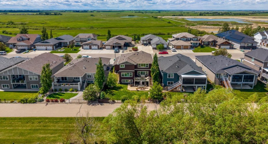 1213 Hillcrest Manor Estates, Strathmore, Alberta T1P 0B9, 5 Bedrooms Bedrooms, ,4 BathroomsBathrooms,Residential,For Sale,Hillcrest Manor,A2323498 1213 Hillcrest Manor Estates, Strathmore, Alberta T1P 0B9, 5 Bedrooms Bedrooms, ,4 BathroomsBathrooms,Residential,For Sale,Hillcrest Manor,A2323498