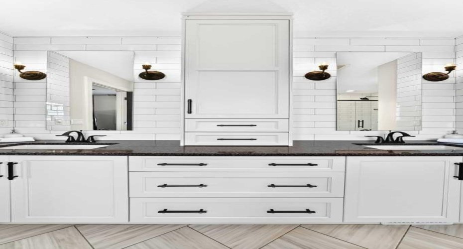 Elegant Ensuite with Dual Vanities!