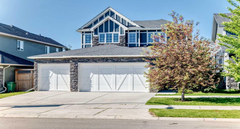 FORMER SHOWHOME! 209 SANDPIPER BLVD!