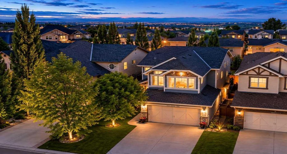 275 Aspen Hills Close, Calgary, Alberta T3H 0C8, 4 Bedrooms Bedrooms, ,4 BathroomsBathrooms,Residential,For Sale,Aspen Hills,A2323801