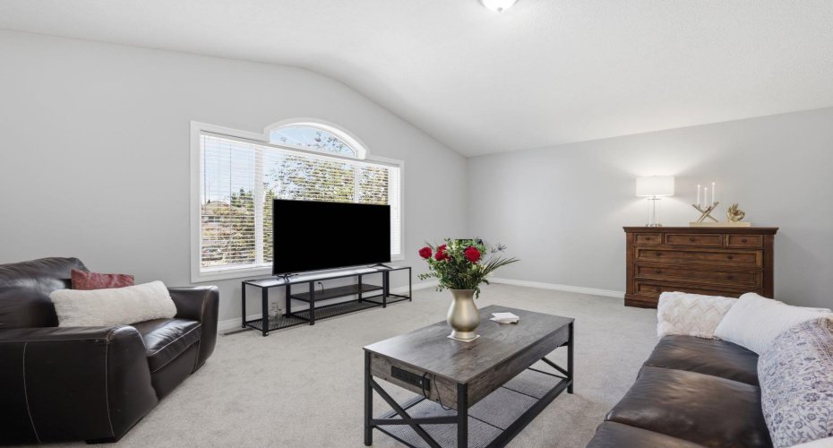 331 MILLVIEW Bay, Calgary, Alberta T2Y 3Y1, 4 Bedrooms Bedrooms, ,4 BathroomsBathrooms,Residential,For Sale,MILLVIEW,A2323816