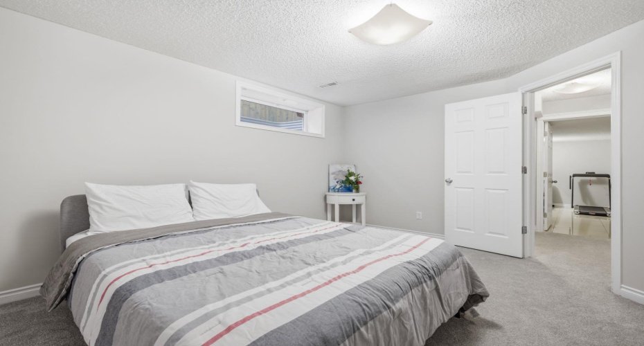331 MILLVIEW Bay, Calgary, Alberta T2Y 3Y1, 4 Bedrooms Bedrooms, ,4 BathroomsBathrooms,Residential,For Sale,MILLVIEW,A2323816