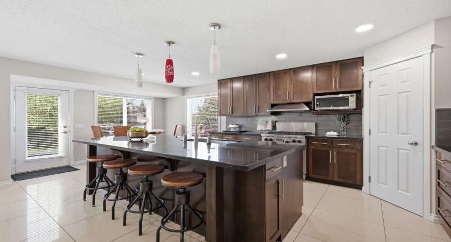 331 MILLVIEW Bay, Calgary, Alberta T2Y 3Y1, 4 Bedrooms Bedrooms, ,4 BathroomsBathrooms,Residential,For Sale,MILLVIEW,A2323816