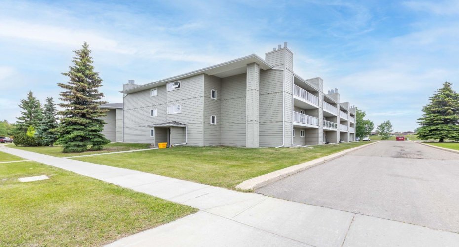 3007 57A Avenue, Lloydminster, Alberta T9V 1W5, 2 Bedrooms Bedrooms, ,1 BathroomBathrooms,Residential,For Sale,57A,A2324814