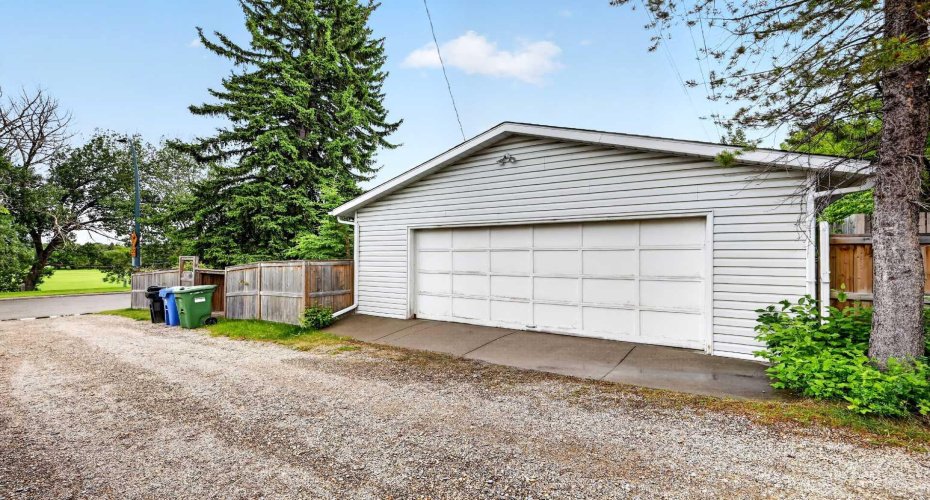 3227 Collingwood Drive, Calgary, Alberta T2L 0R7, 4 Bedrooms Bedrooms, ,2 BathroomsBathrooms,Residential,For Sale,Collingwood,A2323819